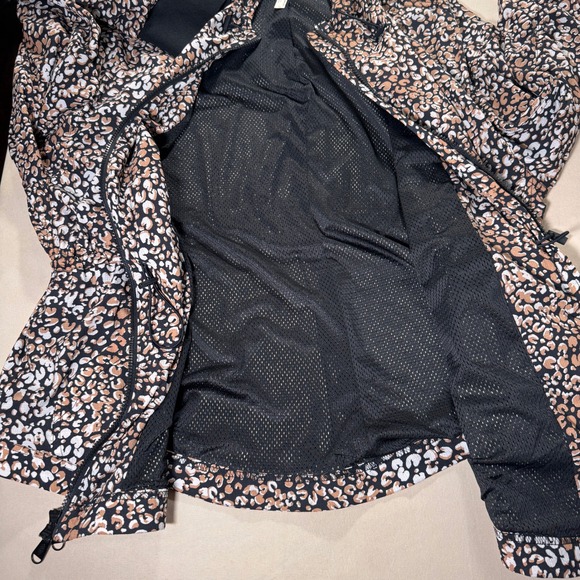 Free People Movement Run Wild Windbreaker Hooded Jacket Leopard Large Casual EUC - Picture 15 of 16